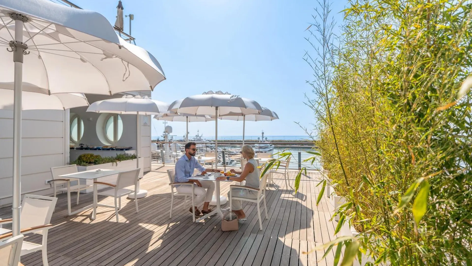 ** Hotel Albergo Yacht Club Marina Di Loano Italien