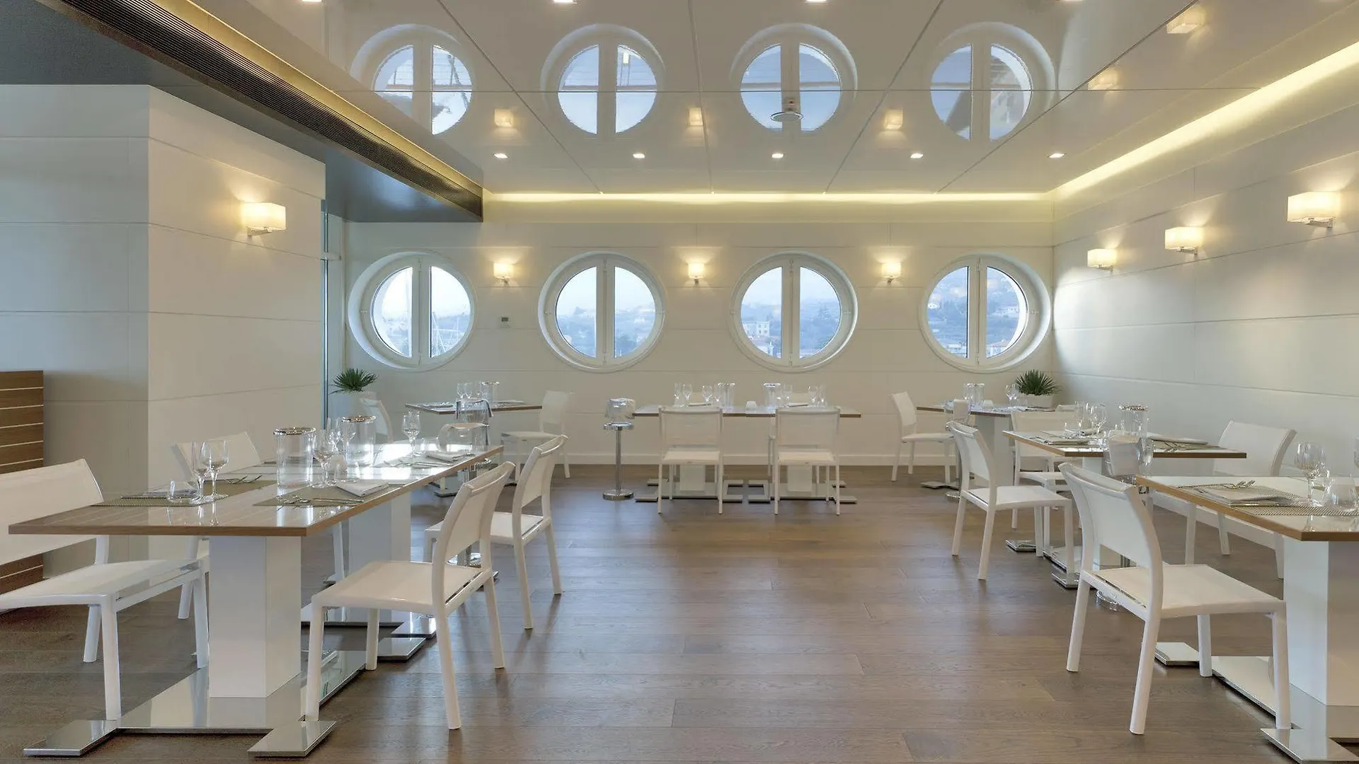 ** Hotel Albergo Yacht Club Marina Di Loano Italien